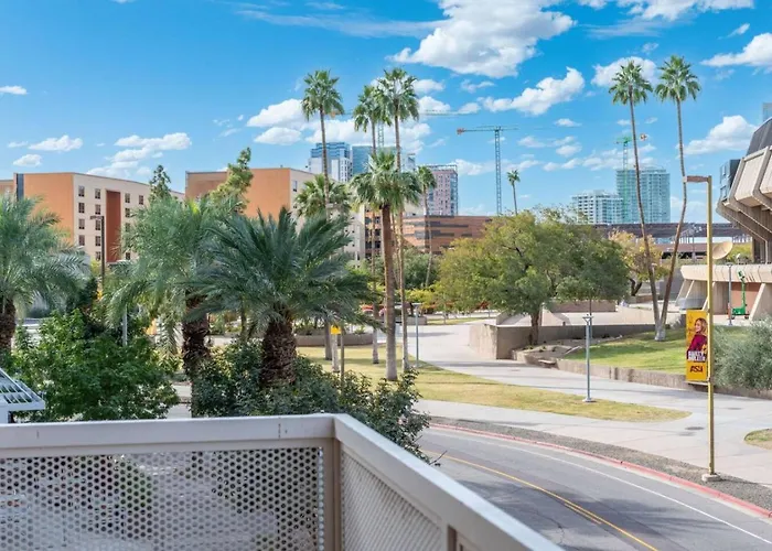 Relax On The Patio—tempe With Stadium Views Apartment *
